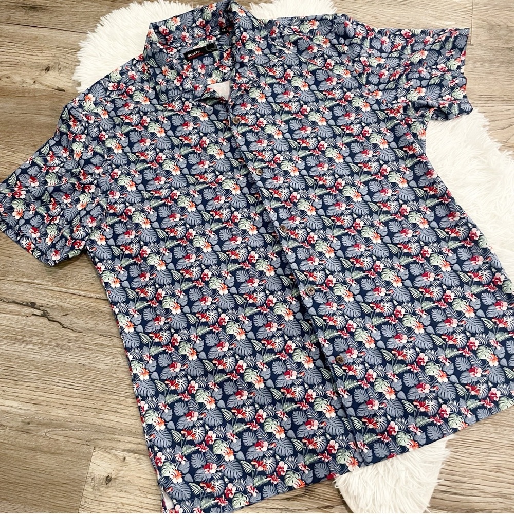 Quieti Performance Button Down Shirt Medium Tropical Hawaii Short Sleeve Travel